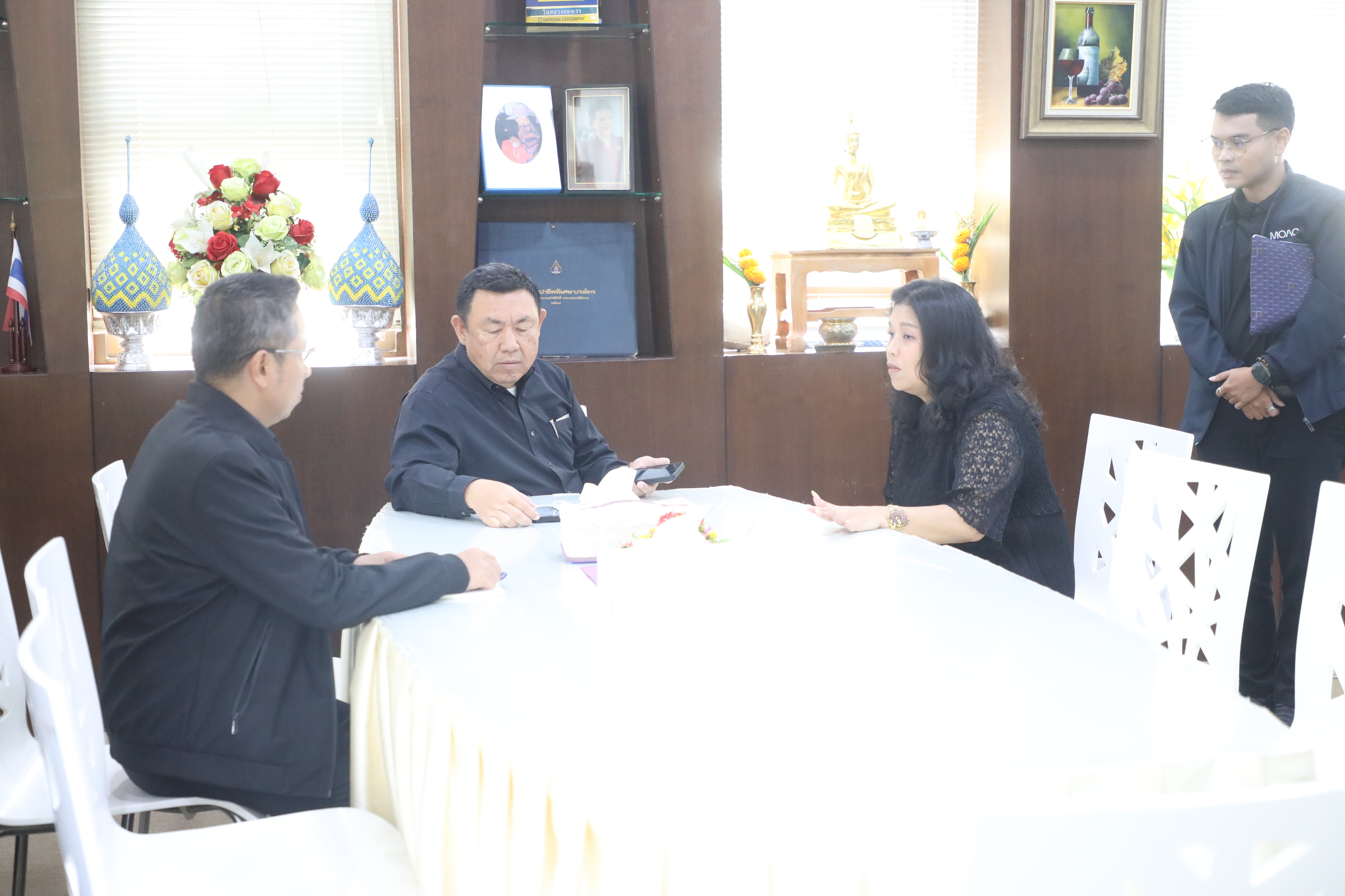 title - เลขาธิการ ส.ป.ก. นายเศรษฐเกียรติ กระจ่างวงษ์ ลงตรวจความเรียบร้อยของงาน 